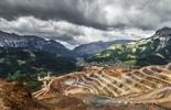Open pit mine 